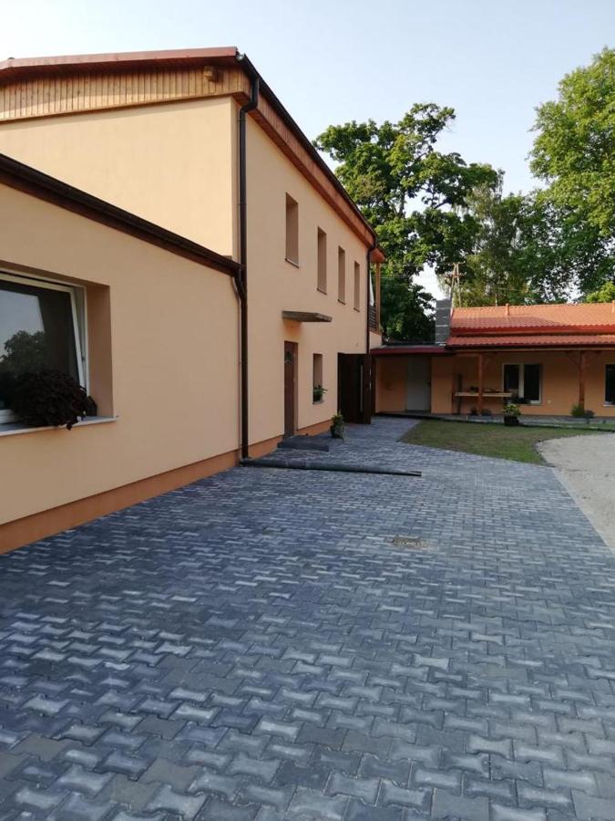 Bed and Breakfast Uroczysko Olesnica Ходзеж Экстерьер фото