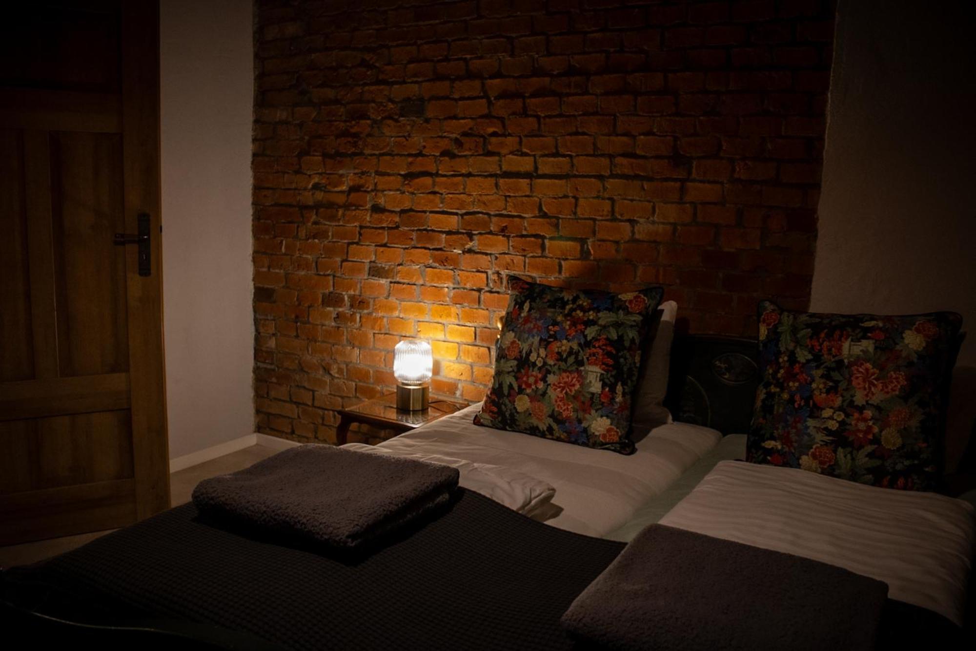 Bed and Breakfast Uroczysko Olesnica Ходзеж Номер фото